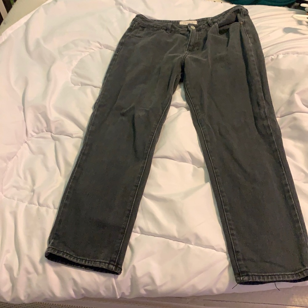 BLACK MOM JEAN